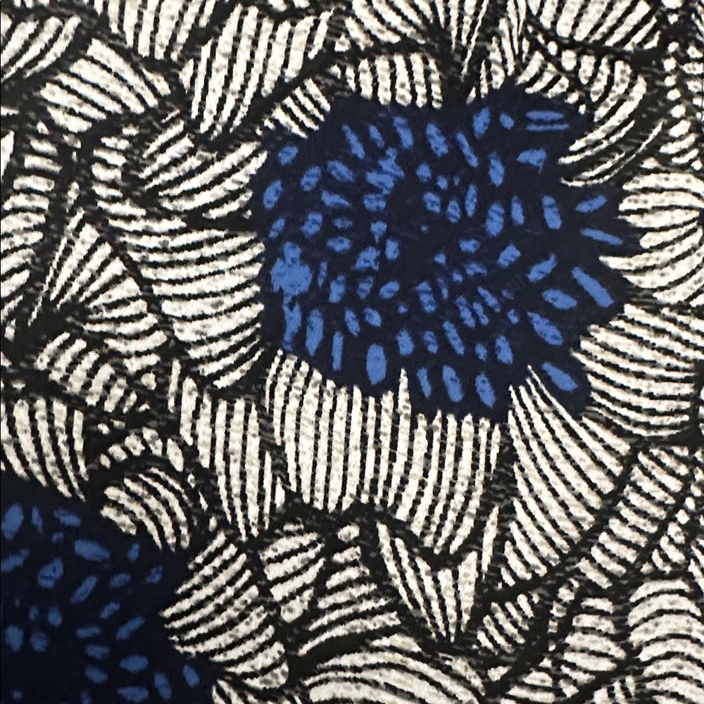 Nic+Zoe Petal Bloom Top Blue/Black Floral Size 1X EUC - Picture 4 of 12